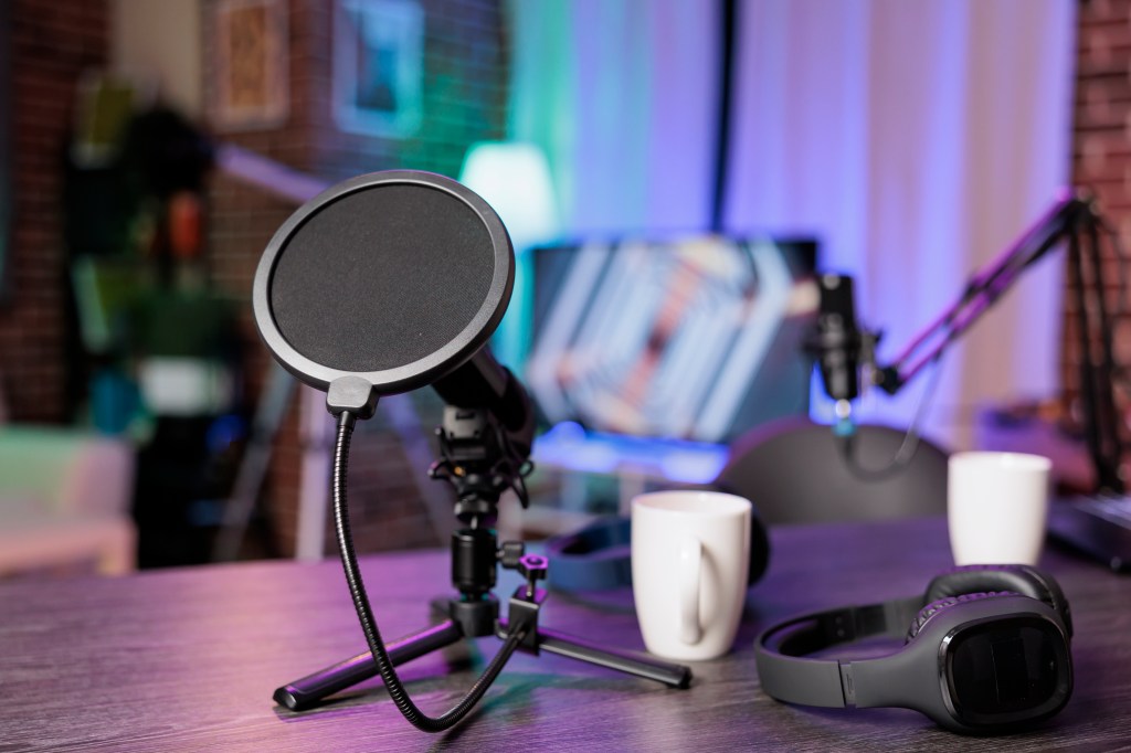 Micrófono de podcast en primer plano