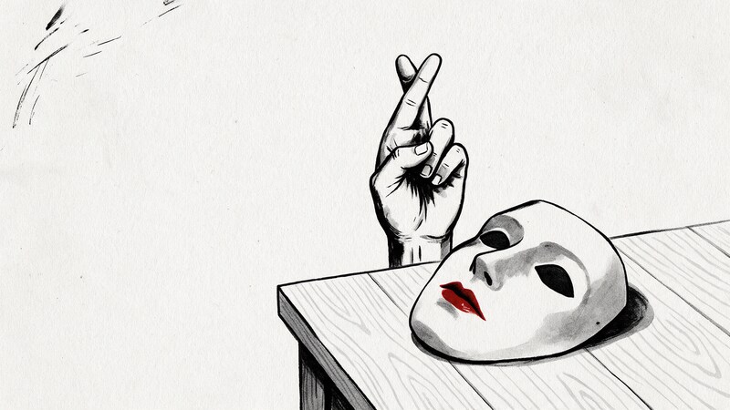 Ilustración en blanco y negro de una máscara de teatro con los labios rojos sobre una mesa y, detrás, una mano con los dedos cruzados